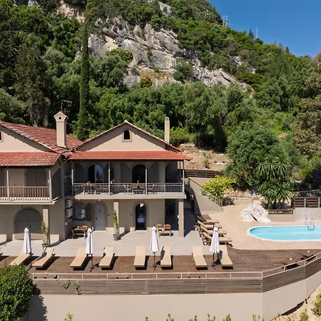 The Summit Escape House