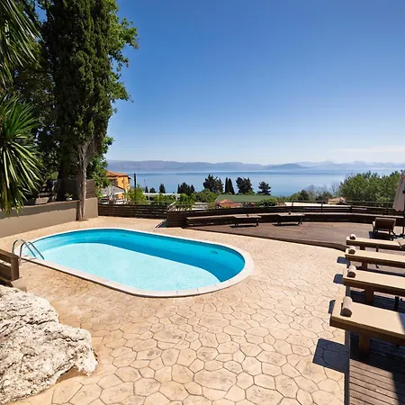 The Summit Escape House