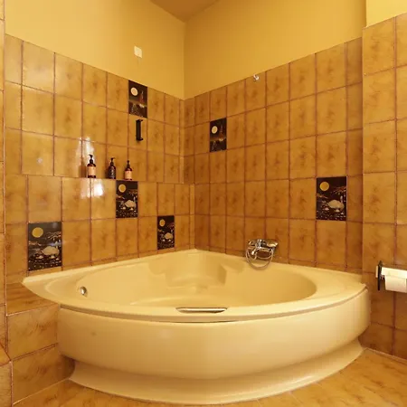 The Summit Escape House *