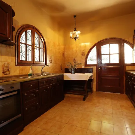 The Summit Escape House Achílleion