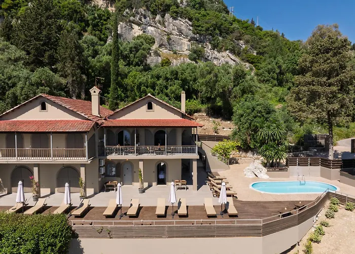 The Summit Escape House