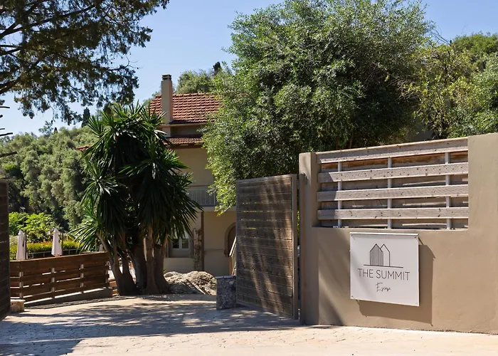 Holiday home The Summit Escape House *