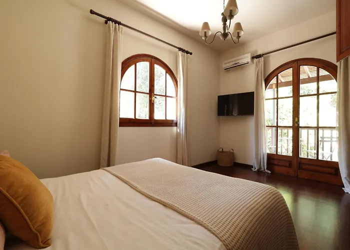 The Summit Escape House *