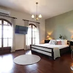 The Summit Escape House * Achílleion